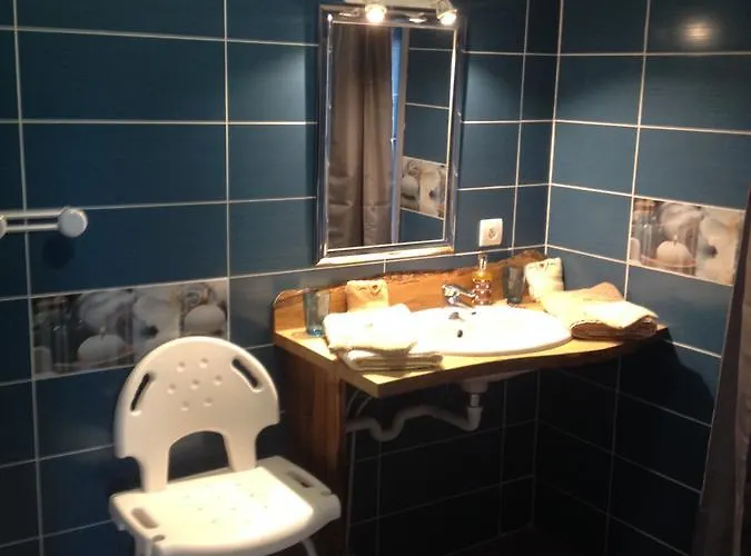 Beluga Nocleg ze śniadaniem 3*